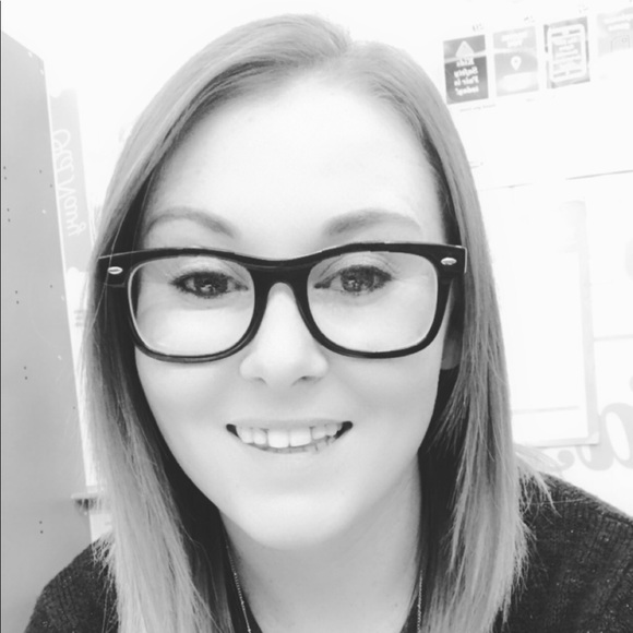 Meet your Posher, Julie - Picture 1 of 1